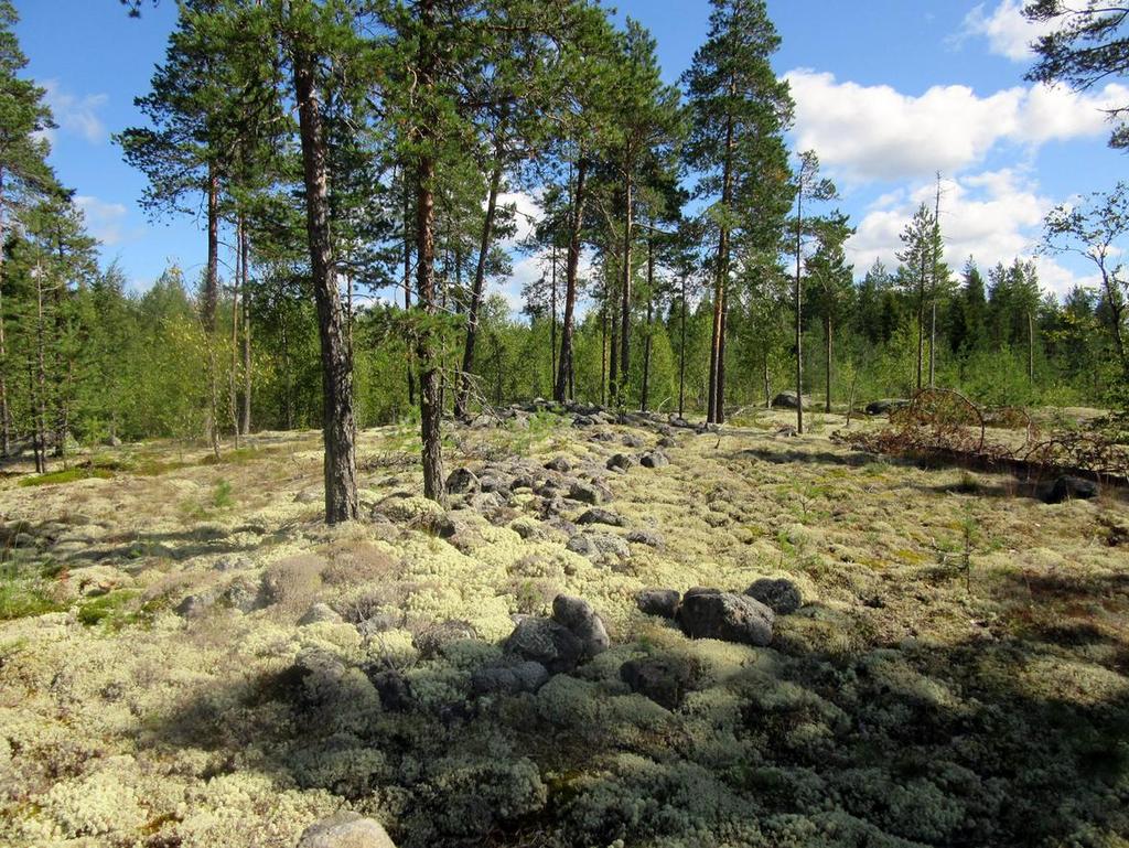 itään.