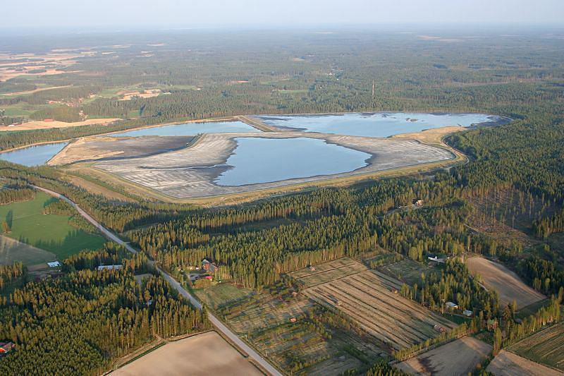 19 korkearikkistä ja pyrrotiittipitoista rikastushiekkaa. Korkearikkinen rikastushiekka sijoitetaan erilliseen tilaan TMF:ssä. LIMS-rikastushiekka-alue eristetään ympäristöstä padoilla ja ojilla.