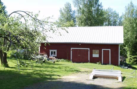 asuinrakennus ASUINRAKENNUS 1900-luvun alku, laajennus ja muutoksia myöhemmin Viljo Vesterinen porakivi hirsi satulakatto pelti rimalaudoitus