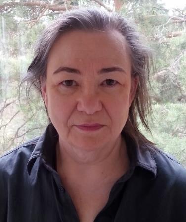 Helena Saarikoski Filosofian tohtori, dosentti Tutkija, tietokirjailija ja kustantaja Yhteystiedot Kaivonkatsojantie 3 L 184, 00980 Helsinki saarikoski.helena@gmail.com 045 679 5527 Kielitaito.