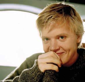 herder over muziek en ons brein Violist Pekka Kuusisto speelt, zingt, danst, ontspant en experimenteert in werken van o.a. J.S.