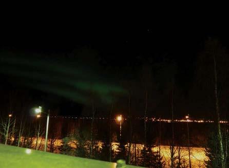 Dat was zeker niet het geval bij de (enigszins bevroren) bosbessen, die wij een dag later toen wij de Kämärän metsä polku wandelden, plukten en in onze mond staken.
