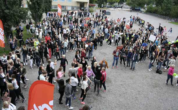 5 1. Tarkastuslautakunta Tarkastuslautakunnan kokoonpano Tilikaudella 2016 tarkastuslautakunnan jäseninä ovat toimineet: Jäsen Rauno Hännikäinen, puheenjohtaja, Padasjoki Kirsti Laatunen,