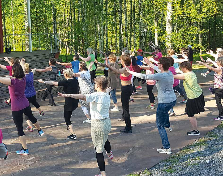 KESKIVIIKKO Aika ja paikka Järjestävä taho Taido 17.30 20.30 Asikkalan Taido ry Kahvakuulatreeni 17.30 18.30 Kuntonyrkkeily 18.30 19.30 Venyttely ja kehonhuolto, 15.00 15.