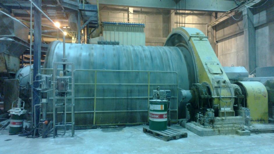 40 käyttöikä lyhenisi merkittävästi. Voitelun yhteydessä laakereiden kunto tulee samalla tarkastettua. (Konecranes 2013.