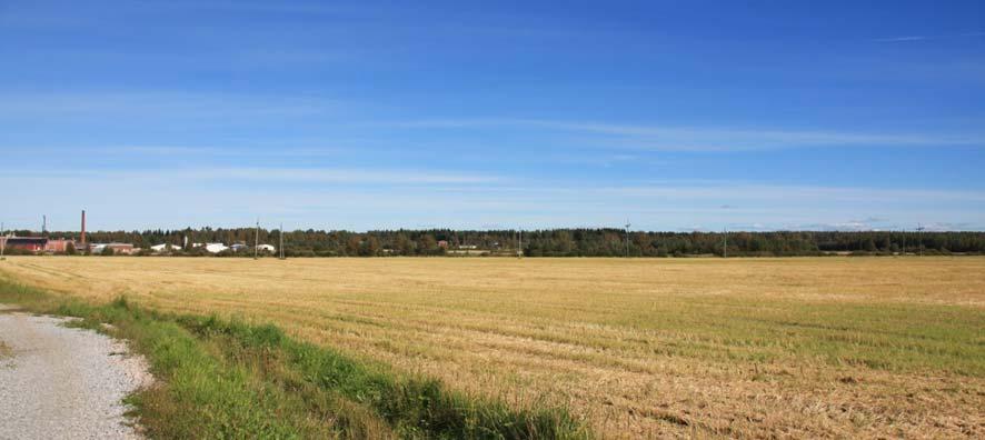 Haapaveden kotitalousoppilaitos sijaitsee Haapaveden kirkonkylän itäpuolella, Haapajärveen viettävällä rinteellä Mustikkamäen viljelysaukean keskellä.