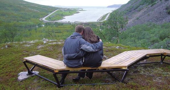 Täällä on myös Finnmarkin suurin merikotkakanta. MÅSØY [C15] Pienin kunnan asutuista saarista, jossa on autoton ympäristö.