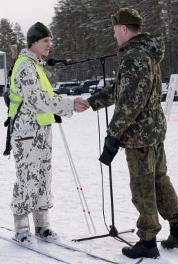 vapaaehtoisen asepalveluksen valintatilaisuudessa Kouvola-talolla 7.4. Aluetoimistossa vuosi alkoi muutoksella, kun 31.