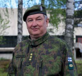 Maanpuolustustahtoa alueella - organisaatioiden muutoksessa pysyvää Karjalan prikaatin apulaiskomentaja, eversti Pertti Kuokkanen Juuri julkaistun puolustusselonteon mukaan toimintaympäristön muutos