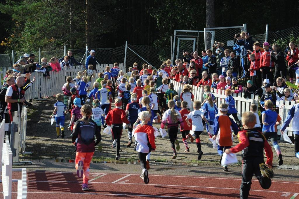 Koululiikuntaliiton suunnistusmestaruuskilpailut Kajaanin Suunnistajat järjesti Koululiikuntaliiton suunnistusmestaruuskilpailut 26.-27.8.