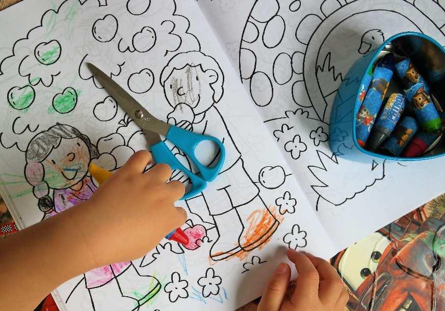 VINKKEJÄ Opettele lapsen kanssa yhdessä: Saksien ja piirustusvälineiden käyttöä Ruokailuvälineiden käyttöä Pukemista Sääntöjä Numeroita, kirjaimia ja värejä Oman vuoron