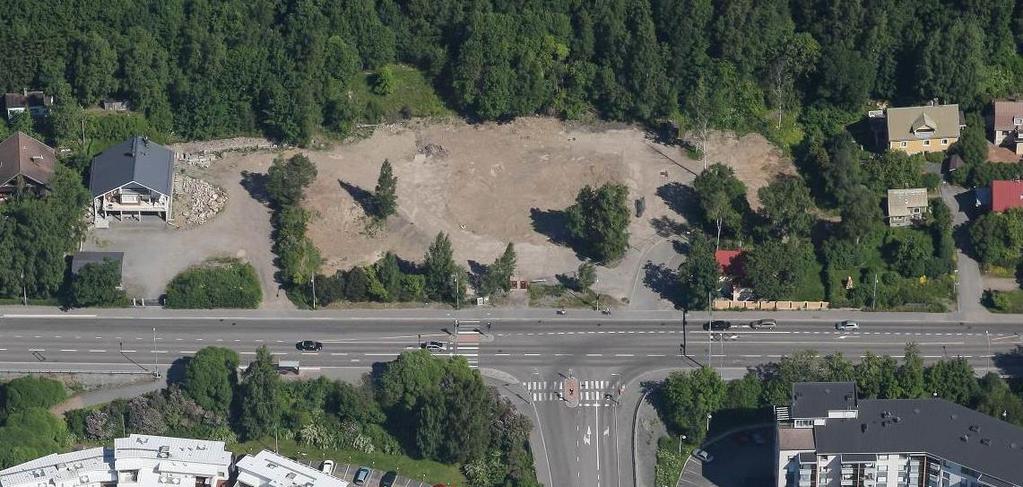Kuva: Näkymä Pispalan valtatien ja Peurankadun risteyksestä kohti muutosaluetta. 2.1.4 Maanomistus Tontit nro 1137-18, 19 ja 20 omistaa Pirkanmaan osuuskauppa.