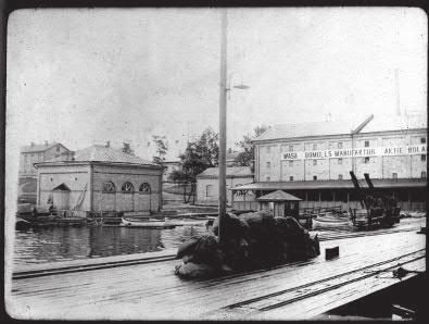 Ruiskuhuone ja puuvillavarasto 1900-luvun alussa.