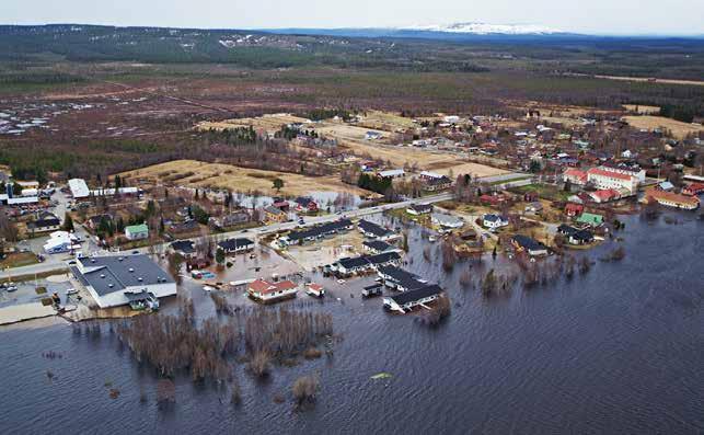 10.2.2 Tulvapenkereiden rakentaminen Kittilään Kittilässä on toteutettu aiemmin muutamia yksityisiä tulvapenkereitä tulvavahinkojen estämiseksi.