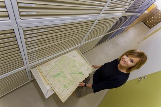 Muotoiluaineistot talteen Designarkistoon Designarkisto on Suomen Elinkeinoelämän Keskusarkiston yhteydessä toimiva suomalaisen muotoilun ja suunnittelun arkisto.
