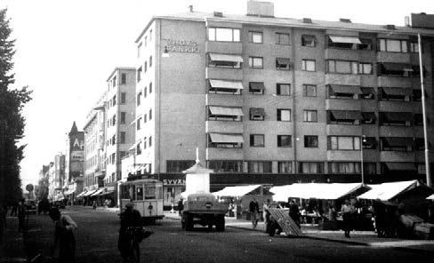 Helsinkiläinen arkkitehti Oiva Kallio laati vuonna 1937 suunnitelman uudesta asuin- ja liiketalosta.