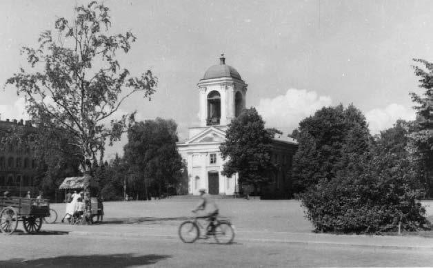 Vuosien aikana se käytti yhdessä Ruotsalaisen seurakunnan kanssa dominikaaniluostarin kirkkoa, ja olipa saksalaisilla oma kirkkosali vanhan 1680-luvun raatihuoneen tiloissa 1780-luvulta alkaen uuden