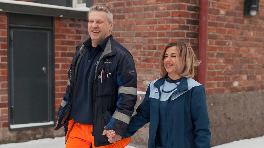 YRITYSVASTUURAPORTTI 2016 4 Tästä työstä on syytä olla ylpeä Segei Boikov ja Dina Boikova nauttivat työstään Hotelli Lasaretissa Oulussa.