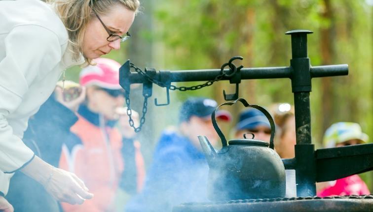 moottorikelkkauria ja -reittejä lähes 3 000 taukopaikkaa näissä jatkossa karsintaa kysyntälähtöisyyden mukaan Palvelimme