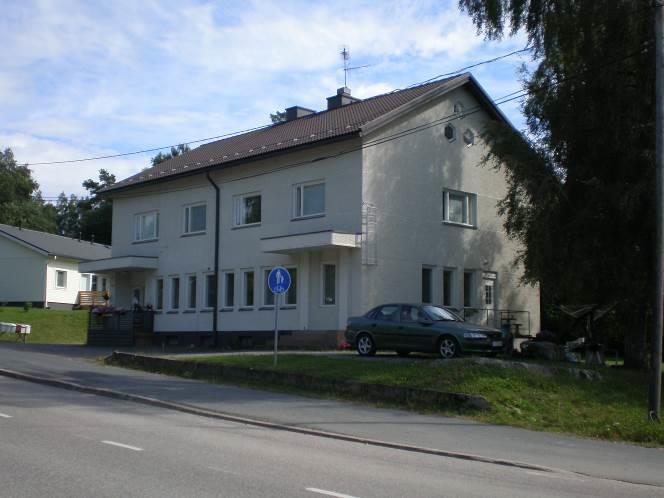 Vasemmalla kirjasto
