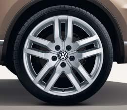 L 25 Urheilullista tyylikkyyttä edustavat Volkswagenin 19-tuumaiset Diorit-kevytmetallivanteet: kirkkaan hopean väriset kaksoispuolaiset vanteet antavat