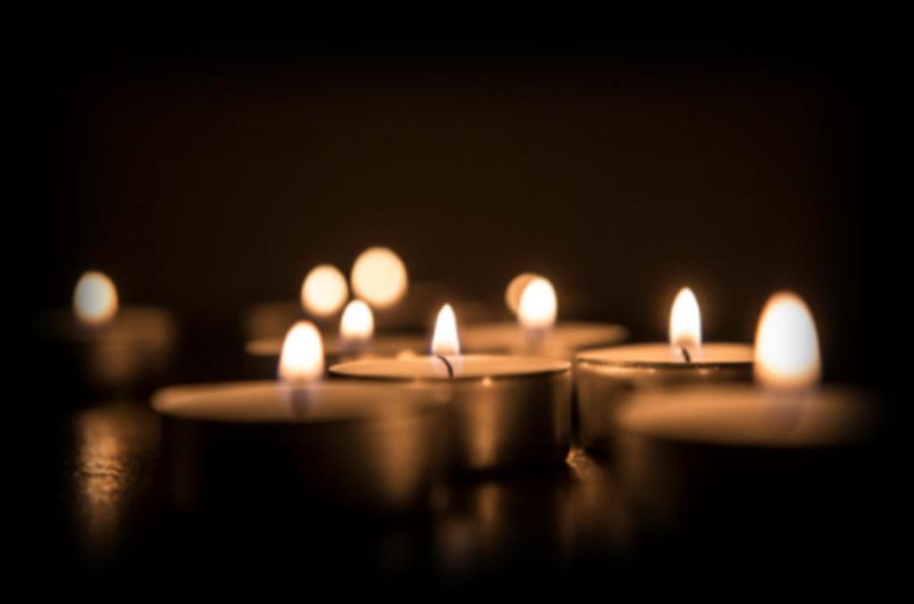 Pimeydestä valoon Kynttilät sytytetään jälleen 19.11.2017 ympäri Suomea itsemurhan tehneiden muistopäivänä.