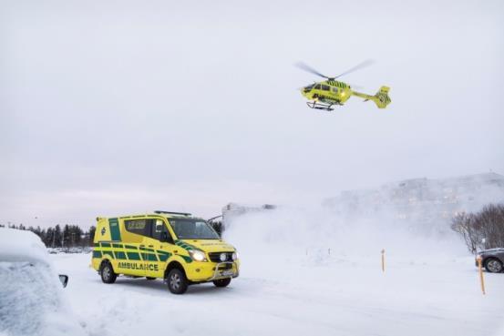 Päivystys ja ensihoito Viime vuosien merkittävimmät muutokset Ensihoito - Toiminta sairaanhoitopiirille - Lakisääteiset koulutusvaatimukset - Palvelutasopäätös; keskenään vertailukelpoisten alueiden