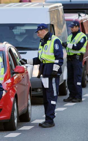 Tulevaisuuden haasteita Päihteet (erityisesti huumerattijuoppojen määrä kasvussa), nopeudet, turvalaitteet, tarkkaamattomuus (3