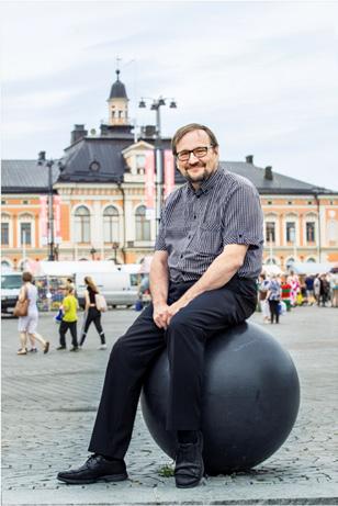 KAUPUNGINJOHTAJALTA Lämpimästi tervetuloa Kuopioon kasvavaan kaupunkiin OLEN ILOINEN, ETTÄ OLETTE PÄÄTTÄNEET TULLA viettämään Suomen Elintarviketyöläisten Liiton kesäpäiviä Kuopioon.