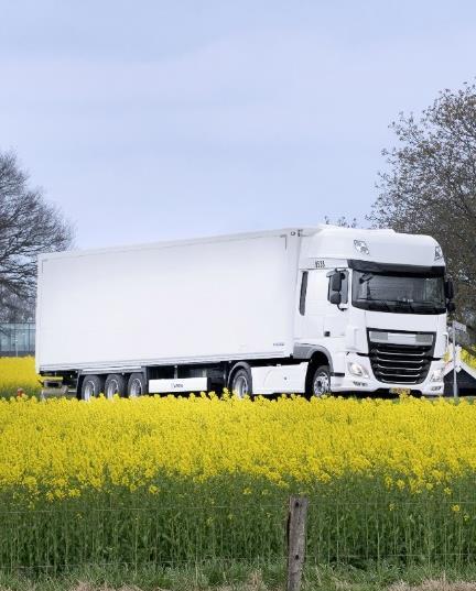 Raskaat Renkaat uudet tuotteet Uusi Nokian E-Truck -sarja Luotettavia ja taloudellisia kilometrejä jokaiselle vuodenajalle ja kaikille akseleille Nokian E-Truck -sarjan kuorma- ja linja-autonrenkaat