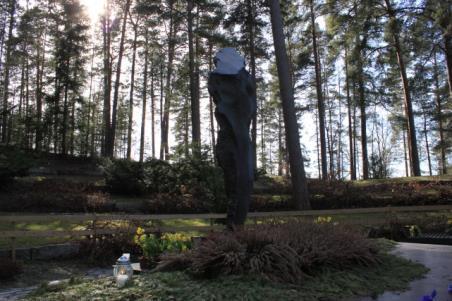 tuodaan maljakkopöytien lisäksi talvisin