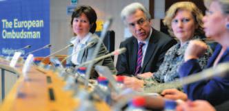 6 Euroopan oikeusasiamies Vuosikertomus 2011 Oikeusasiamiehen alkusanat hallintoon, olivat kansalaisten mielestä tärkeämpiä.