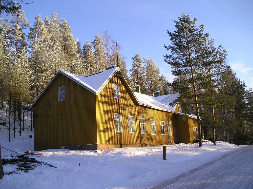 Pohjois-Kymenlaaksossa sijaitsevan Verlan seudun kyläsuunnitelma 2010 Seuratalon kunnostaminen on yksi vuoden 2010 suuria haasteita. Verlan seudun kyläyhdistys ry.