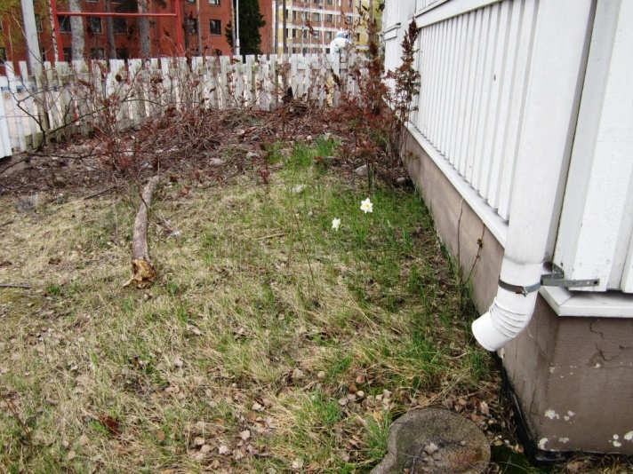 Kosteusvauriokartoitus/ Suitsikujan päiväkoti Sivu 4 (13) Tutkimusmenetelmät Käytettävissä oli rakennuksen pohjapiirustus, leikkauksia ja asemapiirros sekä Tekmanni Service Oy:n 5/2010 laatima