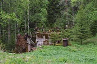 paikka. Mylly oli toiminnassa aina 1960 luvulle asti. Huonokuntoiseksi päässyt, 1930 luvun lopulla rakennettu mansardikattoinen myllyrakennus on sittemmin purettu.