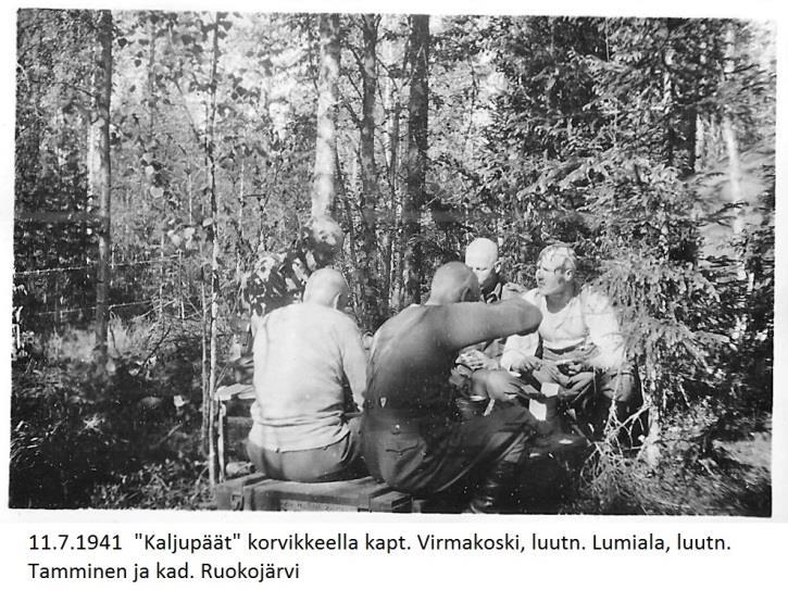 6. ptrin johtoporras kaljupäät Veli Lumiala kertoo: Kun 6./KTR18 ylitti Tuulivaarassa rajan, päättivät sen upseerit leikata tukkansa pois ja ryhtyä kaljupäitten kerhon jäseniksi.
