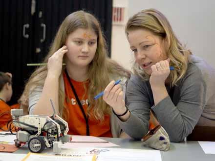 Leader Karhuseutu on myöntänyt rahoitusta First Lego League -robotti- ja tiedetapahtumien järjestämiseen ja