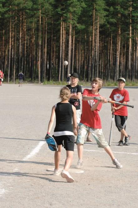 Valmentajaverkosto Seuratoiminnassa olevien päätoimisten valmennus- ja junioripäälliköiden sekä valmentajien määrä on kasvanut ja näiden osaajien avulla urheiluseurojen toiminta on kehittynyt yhä