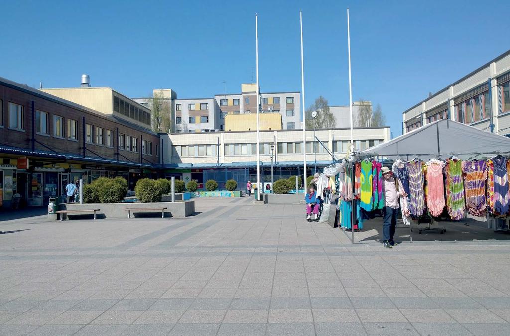 Hakunilan keskustan itäpuolella
