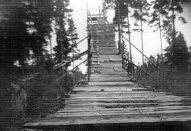 Mäkeä laskemassa Lapsilla ja nuorilla oli vähän harrastusmahdollisuuksia 1950- ja 1960-luvulla. Kun lapsia ja nuoria oli paljon, keksittiin yhdessä tekemistä. Talvella laskettiin mäkeä suksilla.