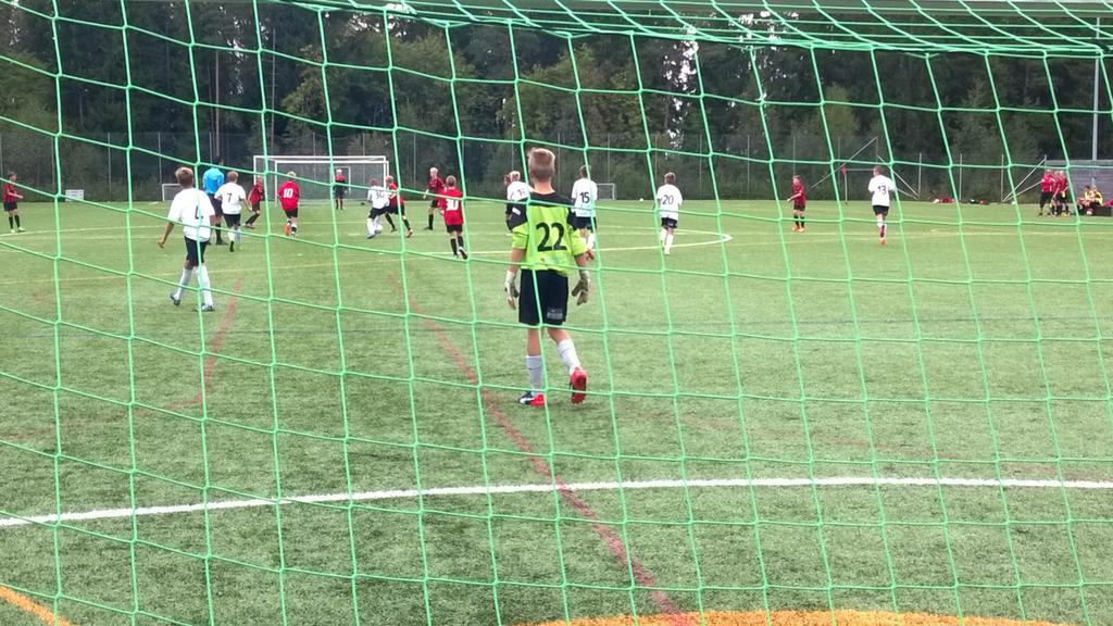 Haka D13 Musta, 0-3! En ole koskaan ollut jalkapallokentän reunalla yhtä levollinen kuin eilen Liedossa FC Haka D13 Mustan ja isäntäjoukkueen, Liedon Pallon välisessä ottelussa.