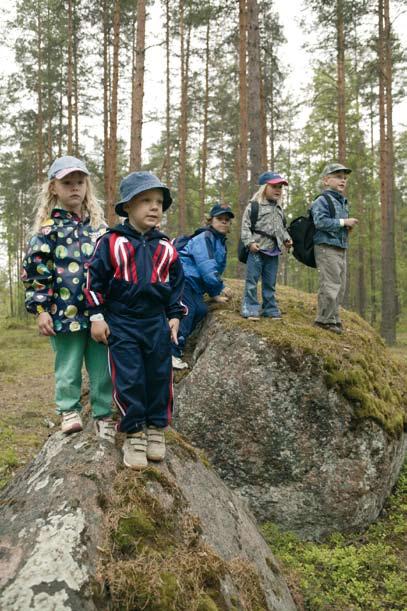 1. V ä e s t ö 33