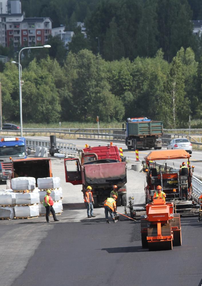 32 Astuvan Akka, Ristiinan