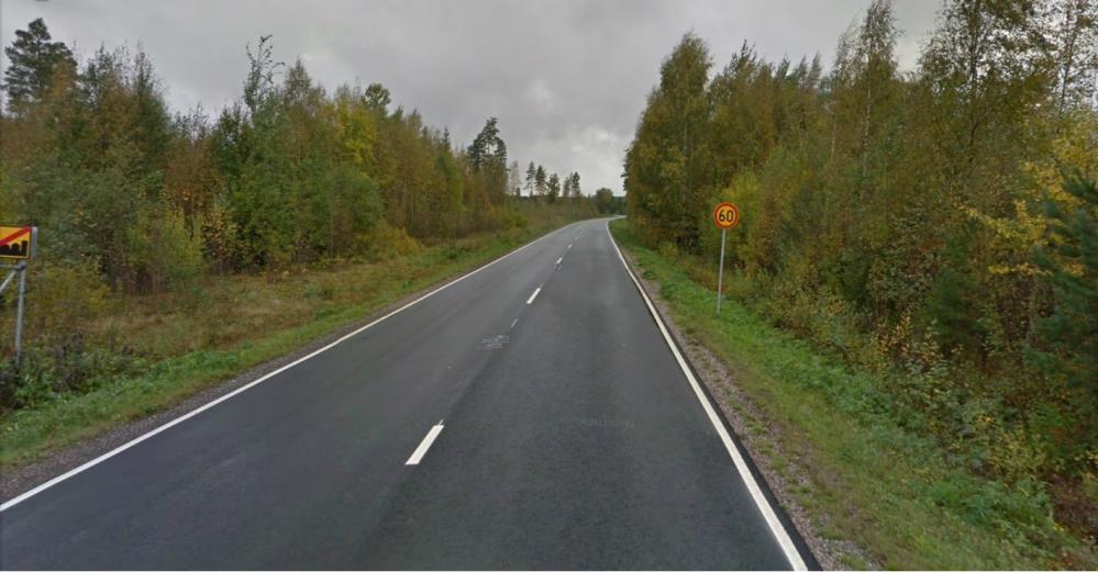 lantiellä on n. 1200 ajoneuvoa ja raskaan liikenteen keskivuorokausiliikenne n. 90 ajoneuvoa. Tiellä ei ole minkäänlaista kevyenliikenteenväylää ja ajoradan leveys on 7 m.