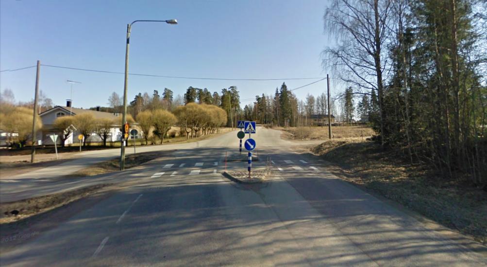 Vaarallisina paikkoina nostaisin esille Pilpalantien, Jokiniementien, Yhdystien ja Holvitien risteyksen. Risteyksessä on paljon liikennettä etenkin aamuisin ja iltapäivisin.