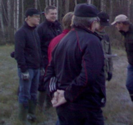 Hankkeen tuotoksia (lupauksia) Esimerkiksi: Valuma-aluekunnostukset (useita rakenteita) Hajakuormituksen (erityisesti metsätalouden) ravinne- ja humuskuorman vähentäminen, vaikutusalue kohdealueiden