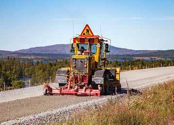 rinnekoneita, telamaastureita ja maansiirtoautoja TEHTÄVÄT ovat