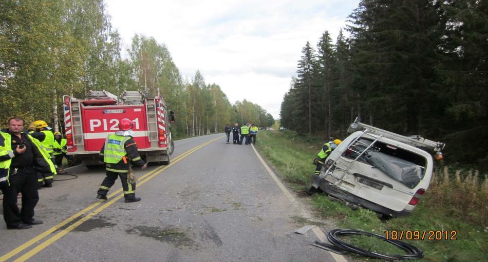 Ilmoitus => 112 pelastustoimet uhreille ensisijaiset estää ohjauksella lisäonnettomuudet, riittävän etäältä liikenne