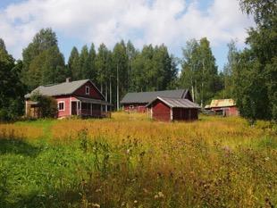 3 Vuokrasimme neljä inkkarikanoottia Savonlinnan keskustan tuntumassa sijaitsevasta Saimaan Vuokravenholta. Sieltä oli 10 km Turponsaarelle, joten kanoottien kuljetuskustannukset olivat melko suuret.