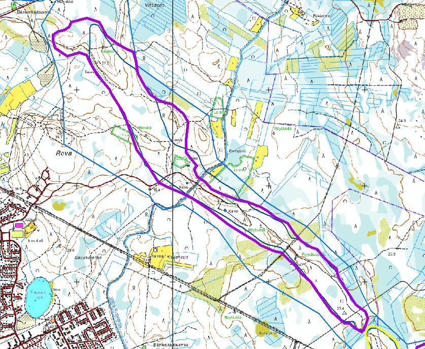 Kasvillisuus on variksenmarja-puolukkatyypin kangasmetsää, puustoltaan mäntyvaltaista, paikoin kuusivaltaista, koivua ja paikoin haapaakin sekapuuna.